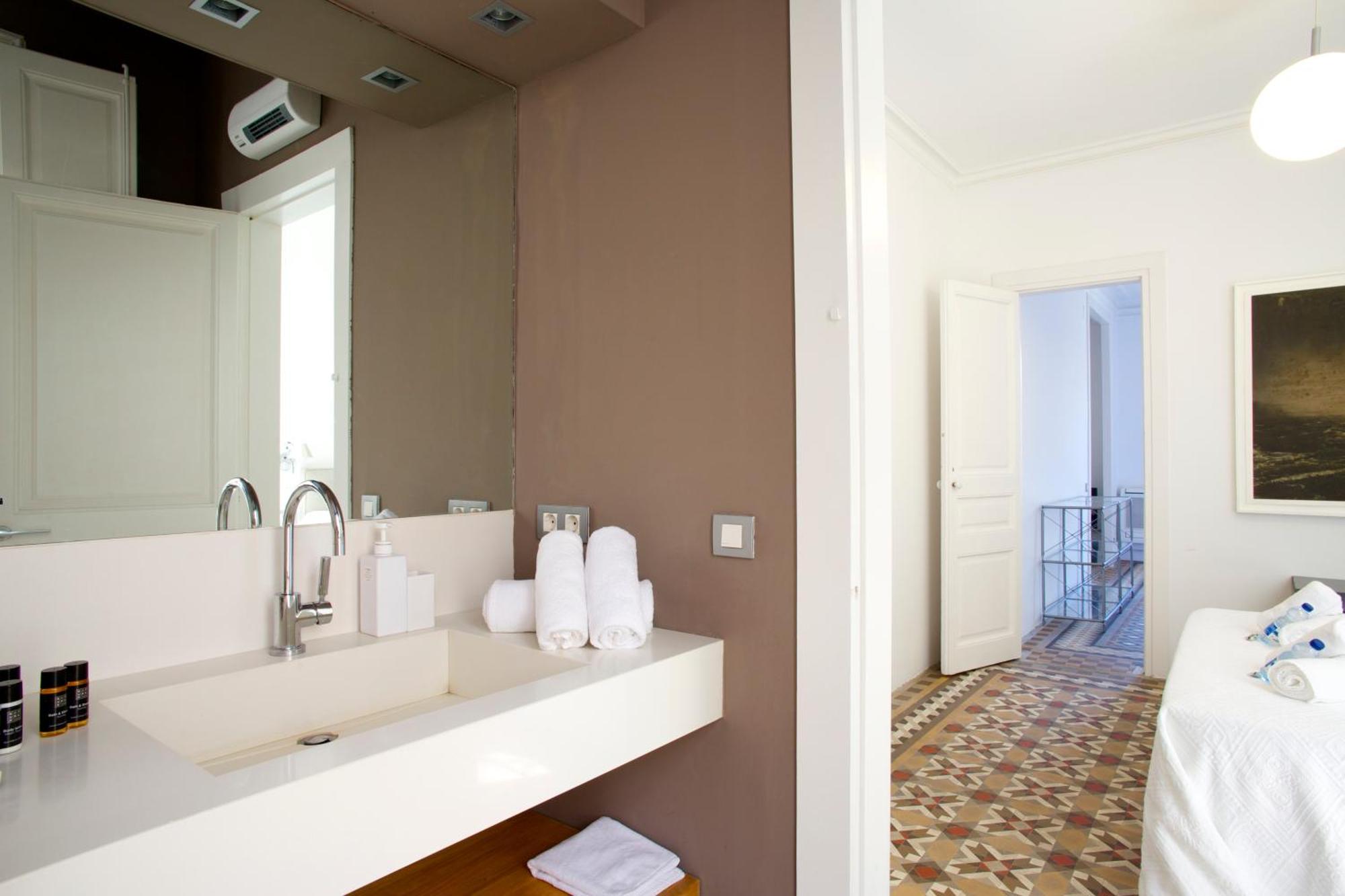 The Claris Suites I Барселона Экстерьер фото