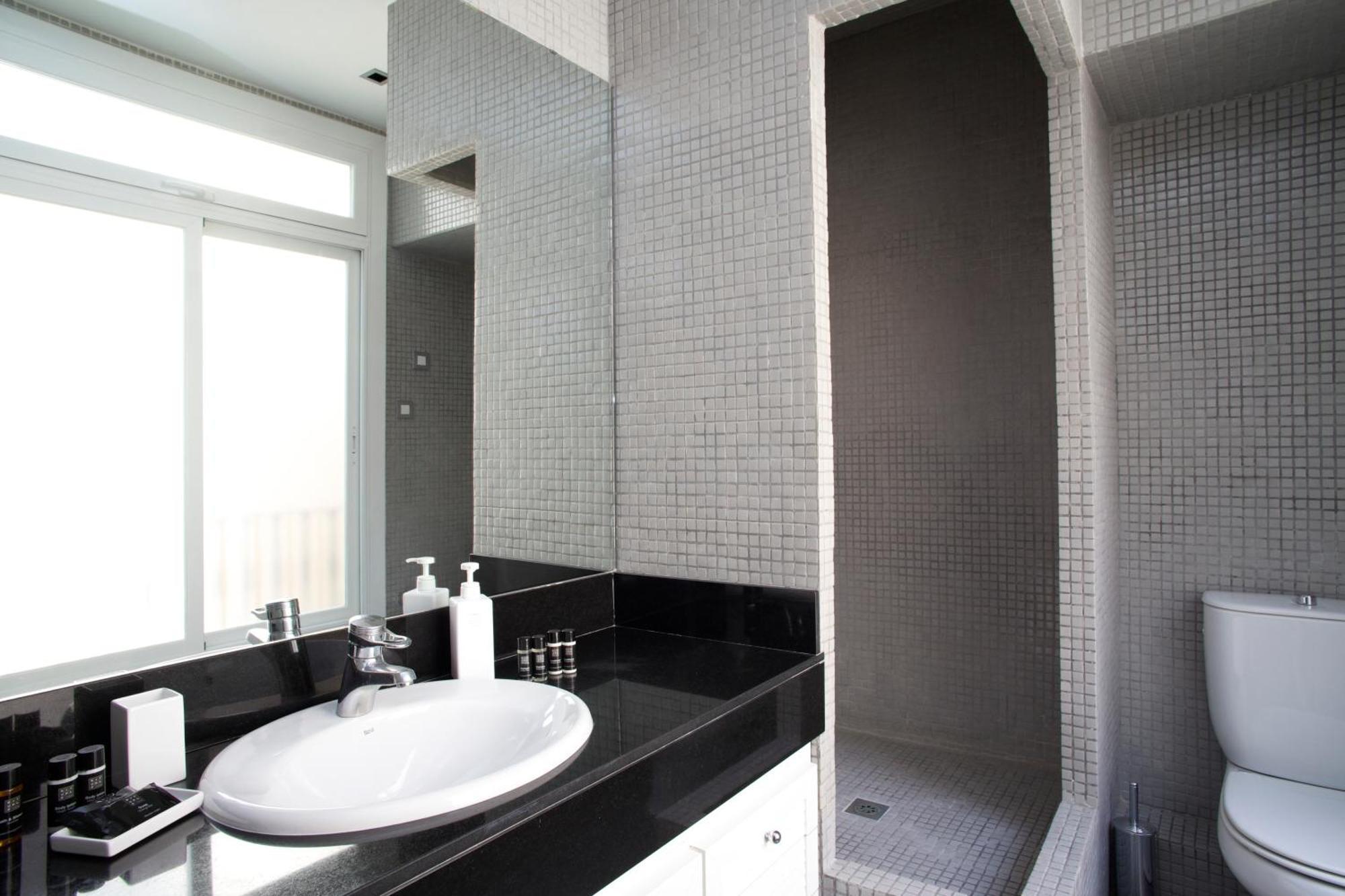 The Claris Suites I Барселона Экстерьер фото